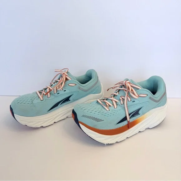 Altra Via Olympus light blue running shoes, Size 7 - Picture 2 of 8